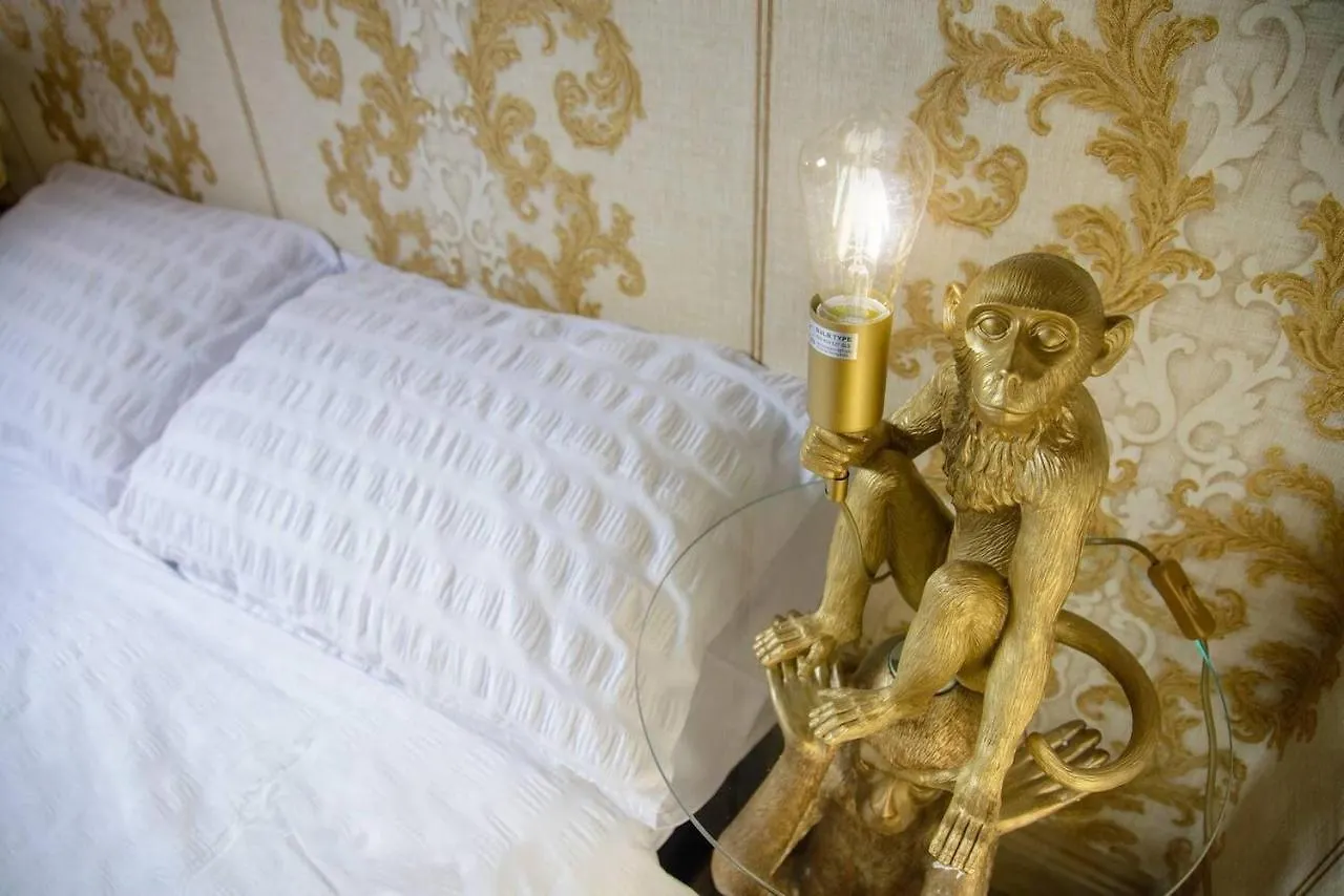 Villa Luxury Versace Sleeps10 Hottub Pool Table Skytv London